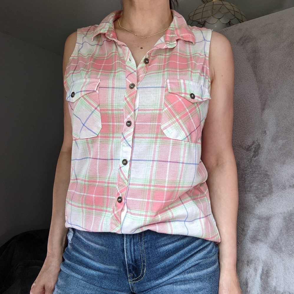 Soft lightweight tank plaid button-up with collar